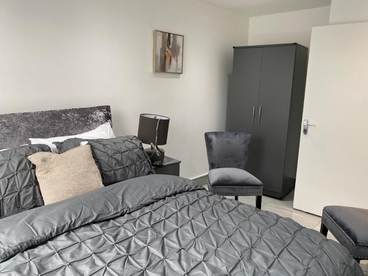 Luxurious 2-Bed Apartment In Woolwich Λονδίνο Εξωτερικό φωτογραφία